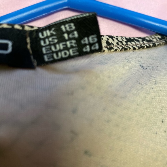 WOMENS DRESS WITH LEG SPLIT AND DEEP V - Picture 2 of 2